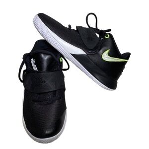 Nike KYRIE FLYTRAP III